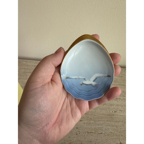 B G Copenhagen Seagull Small Ceramic Plate Shell Shape - Picture 2 of 3